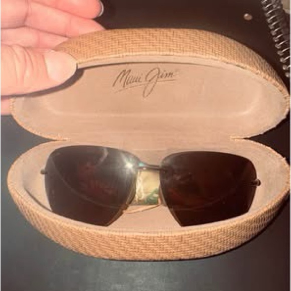 Brand new; never worn; Maui Jim Brown Sunglasses with Protective Hard-Shell Case